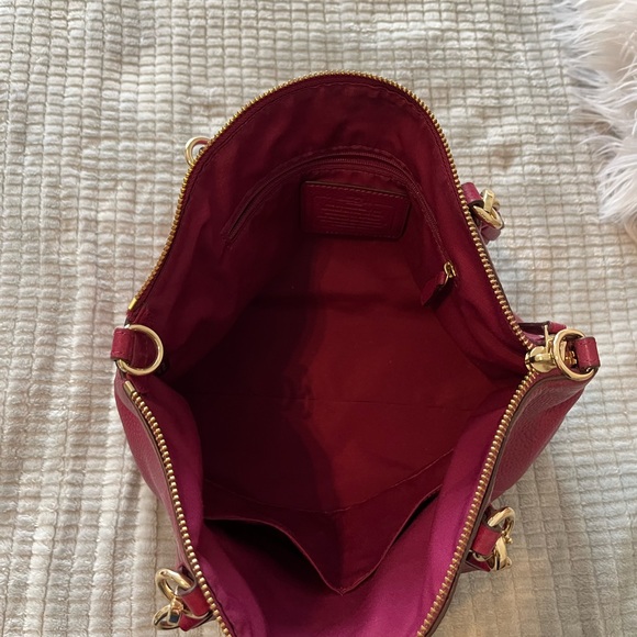 Authentic Coach purse. - Picture 4 of 5